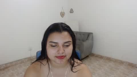 Snapshot of salome_gonzales_ chatting on 10-14-25, 06:42 Salome online show from 10-14-25, 06:42