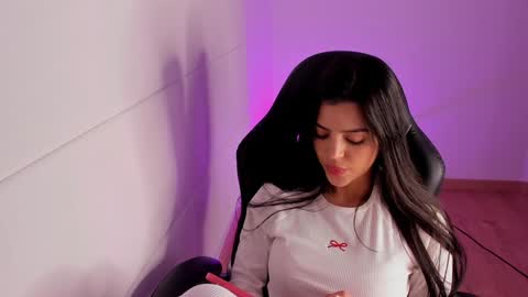 Snapshot of salomee_11 chatting on 12-11-24, 04:18 salo online show from 12-11-24, 04:18