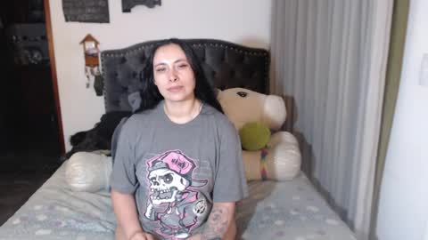 Snapshot of salomefox2 chatting on 04-28-26, 04:17 yenny online show from 04-28-26, 04:17