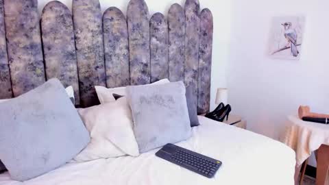 Salome online show from 11-19-25, 10:54