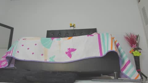 Snapshot of salomeswet chatting on 05-17-26, 10:28 martina online show from 05-17-26, 10:28