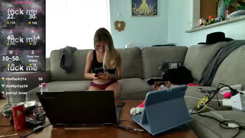 Salty Captain 69  Hat Girl 69 online show from 10-22-25, 02:06