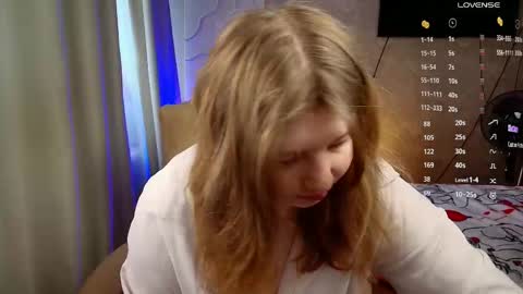 Snapshot of salut_love chatting on 04-25-26, 10:29 Ruby online show from 04-25-26, 10:29
