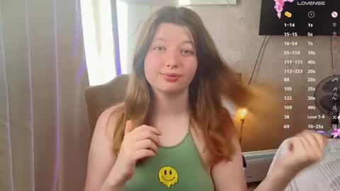 Snapshot of salut_love chatting on 06-12-26, 04:06 Ruby online show from 06-12-26, 04:06