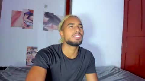 Snapshot of salvatore_amator chatting on 06-10-26, 04:01 salvatore_amator online show from 06-10-26, 04:01