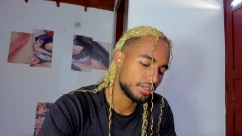 Snapshot of salvatore_amator chatting on 06-11-26, 01:53 salvatore_amator online show from 06-11-26, 01:53