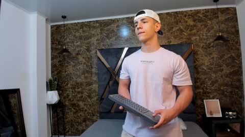 SALVATORE online show from 01-11-25, 11:34