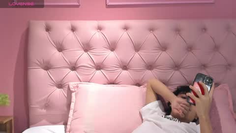 salvatore  online show from 02-02-25, 01:02