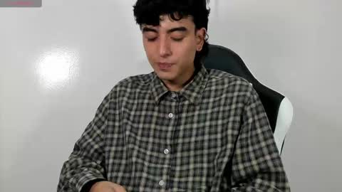 salvatore_montt online show from 03-01-25, 06:03