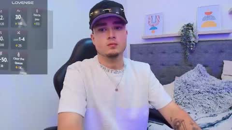 Snapshot of salvatore_muller chatting on 09-19-25, 10:10 Salvatore  online show from 09-19-25, 10:10