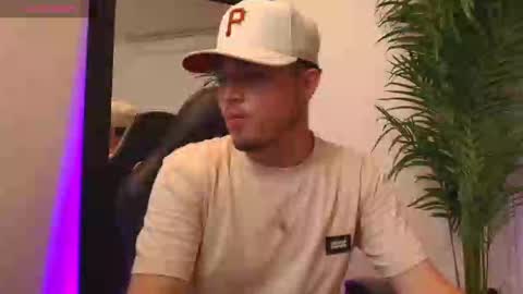 Snapshot of salvatore_muller chatting on 09-29-25, 10:14 Salvatore  online show from 09-29-25, 10:14