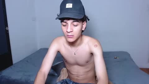 Snapshot of sam__cute chatting on 10-28-25, 06:39 sam__cute online show from 10-28-25, 06:39