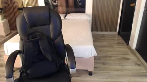 Snapshot of sam_mansson66 chatting on 09-17-25, 12:51 SAM MANSON online show from 09-17-25, 12:51