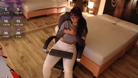 Snapshot of sam_mansson66 chatting on 11-24-25, 02:06 SAM MANSON online show from 11-24-25, 02:06