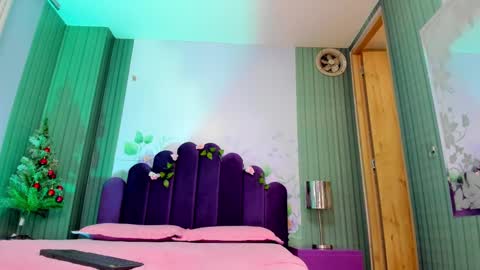 sam_naughty18 online show from 12-18-24, 04:28