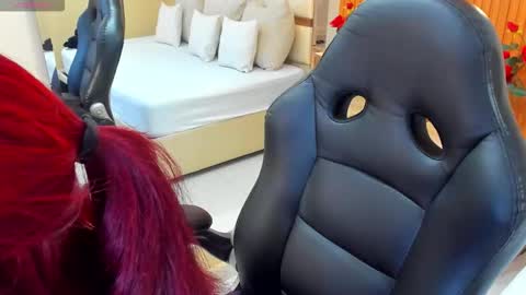 Snapshot of samanta_quinn chatting on 12-20-25, 08:38 samantha online show from 12-20-25, 08:38