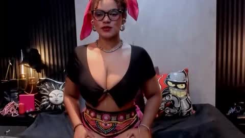 Snapshot of samantablake chatting on 06-11-26, 12:54 Samanta online show from 06-11-26, 12:54