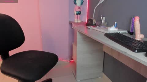 Snapshot of samantha__cooper__ chatting on 01-23-25, 11:26 Samantha  online show from 01-23-25, 11:26