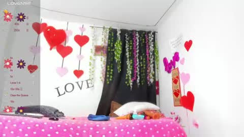  Samanthasmile  online show from 06-11-26, 10:35