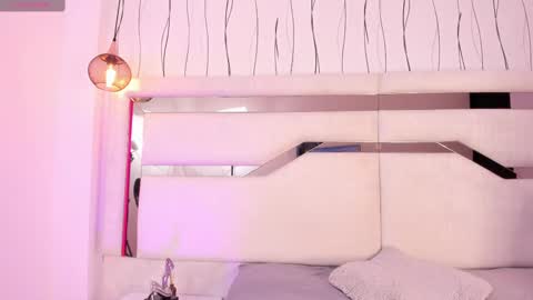 Samantha Beckham online show from 03-11-25, 03:02