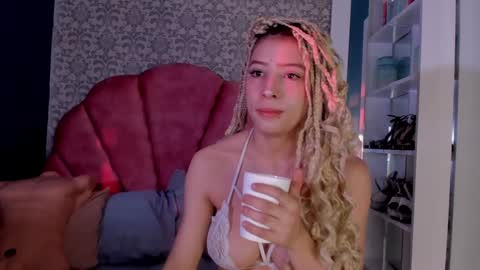 Snapshot of samantha_cp_ chatting on 01-20-25, 12:18 Sammy online show from 01-20-25, 12:18