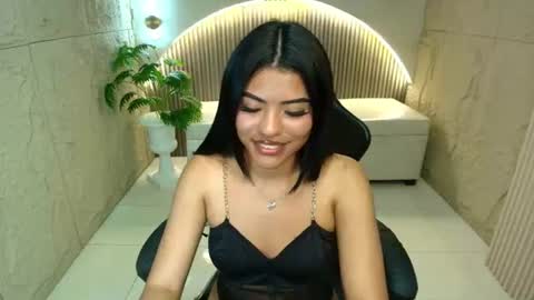 Snapshot of samantha_r__ chatting on 07-21-26, 07:49 Sam online show from 07-21-26, 07:49