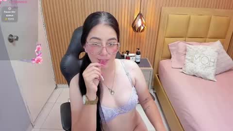 Snapshot of samanthafiore1 chatting on 04-23-26, 08:00 online show from 04-23-26, 08:00