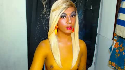 Snapshot of samanthag_17 chatting on 11-23-25, 10:09 Samantha online show from 11-23-25, 10:09