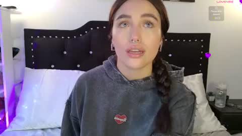 Snapshot of samanthagrant_ chatting on 06-11-26, 01:53 IGSamanthaGrant 10 online show from 06-11-26, 01:53