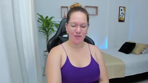 Snapshot of samanthaleon chatting on 12-14-24, 05:36 Samantha samy online show from 12-14-24, 05:36