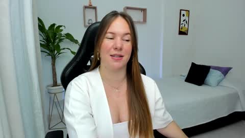 Snapshot of samanthaleon chatting on 03-01-25, 01:43 Samantha samy online show from 03-01-25, 01:43