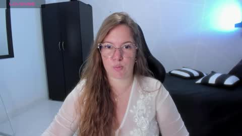 Samantha samy online show from 11-02-25, 11:40