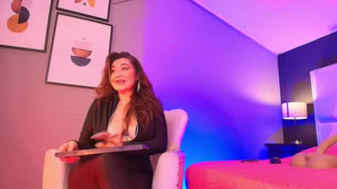 Snapshot of samanthamilf__ chatting on 09-25-25, 08:01 Samanta online show from 09-25-25, 08:01