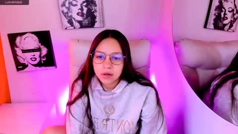 Samantha online show from 04-22-26, 03:24