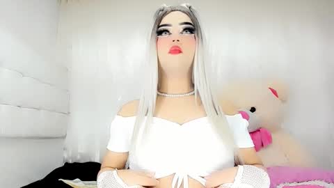 samanthax_xissadora1 online show from 02-06-25, 07:45