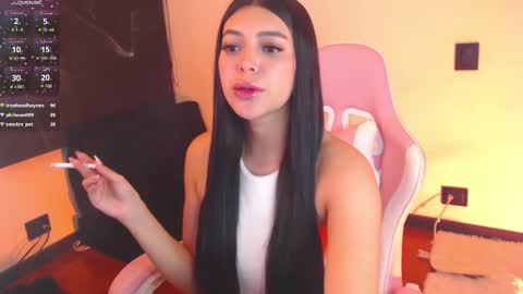 Snapshot of samara_lam chatting on 12-17-24, 08:23 Sammy  online show from 12-17-24, 08:23