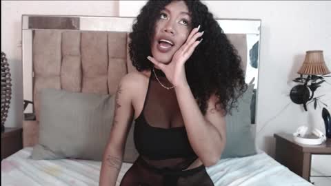 samaragrey18 online show from 01-15-25, 03:33