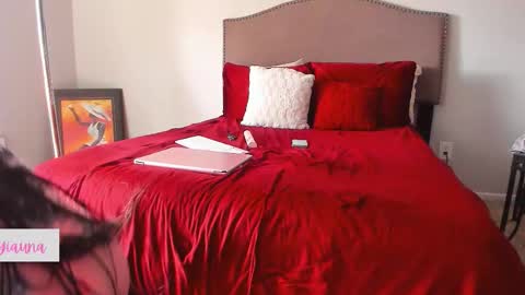 Yaya online show from 11-19-25, 05:46