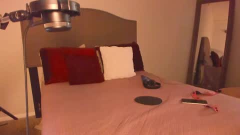 Yaya online show from 04-18-26, 04:05