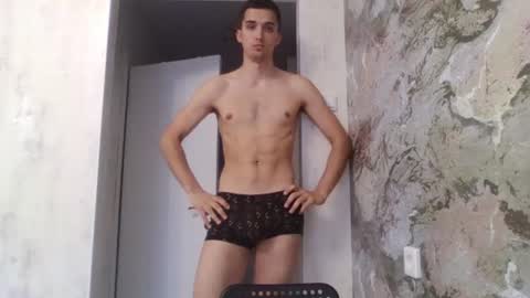 Snapshot of samcumtv chatting on 06-11-26, 01:42 multitooman online show from 06-11-26, 01:42