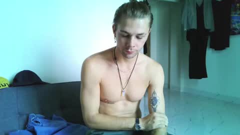 Snapshot of samgorgeous chatting on 05-07-26, 05:35 Fansly - Top4fans online show from 05-07-26, 05:35