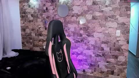 samiacooper25 online show from 03-01-26, 09:00