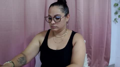 Snapshot of samira_lennox chatting on 04-25-26, 09:23 SAMIRA online show from 04-25-26, 09:23