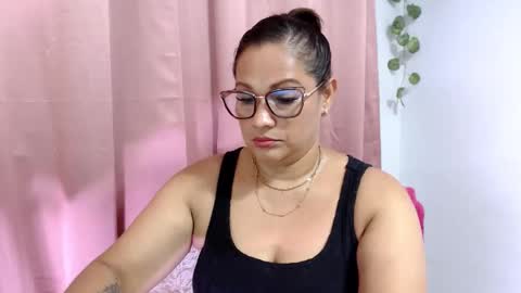Snapshot of samira_lennox chatting on 04-28-26, 06:02 SAMIRA online show from 04-28-26, 06:02