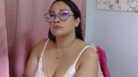 Snapshot of samira_lennox chatting on 05-15-26, 11:34 SAMIRA online show from 05-15-26, 11:34