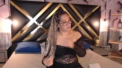 Snapshot of samira_lennox chatting on 06-17-26, 07:26 SAMIRA online show from 06-17-26, 07:26