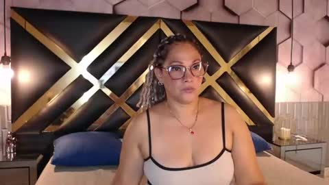 Snapshot of samira_lennox chatting on 06-19-26, 09:40 SAMIRA online show from 06-19-26, 09:40