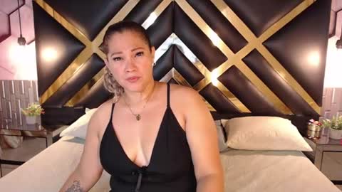 Snapshot of samira_lennox chatting on 07-21-26, 08:33 SAMIRA online show from 07-21-26, 08:33