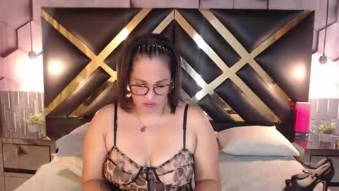 Snapshot of samira_lennox chatting on 07-24-26, 09:13 SAMIRA online show from 07-24-26, 09:13