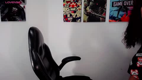 Snapshot of sammanta_18 chatting on 12-20-24, 02:19 Samantha online show from 12-20-24, 02:19